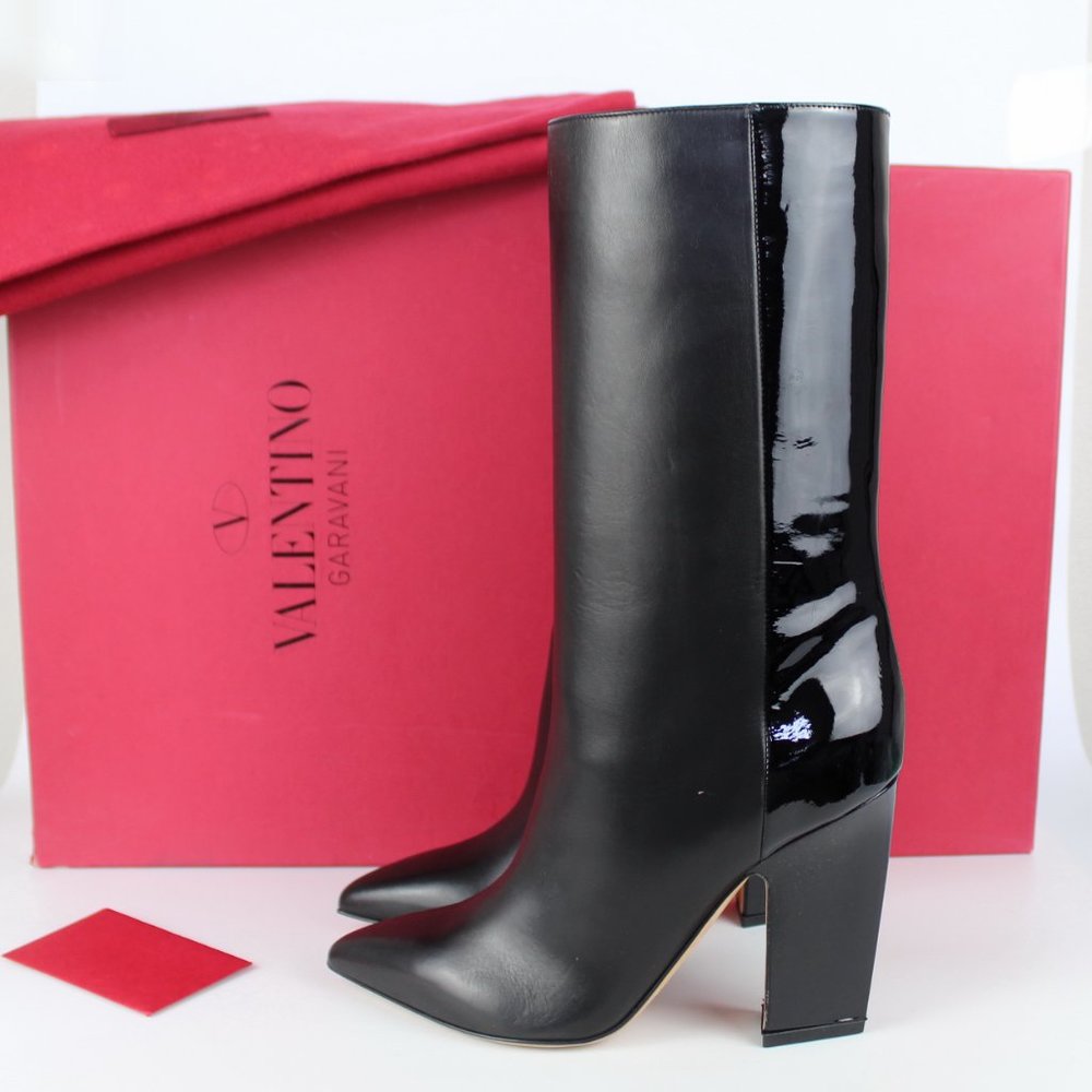 New Valentino Garavani Black US 7 Leather Ankle Boots RUNWAY Pointed Toe